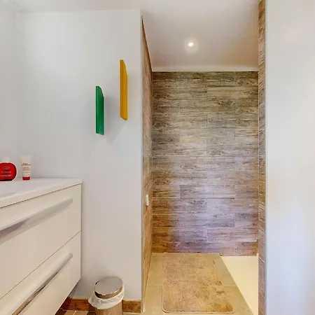 3 Bedroom Beautiful In 度假居 *